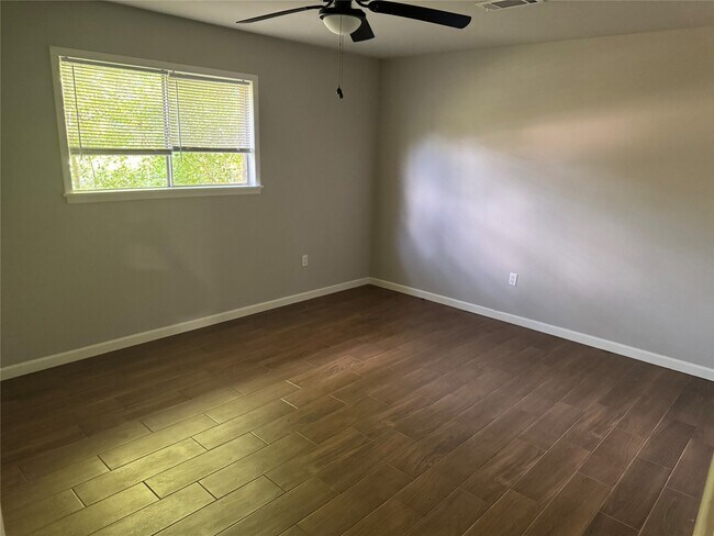 Building Photo - 1413 Forehand St