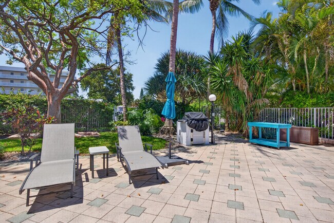 Building Photo - 2851 S Ocean Blvd