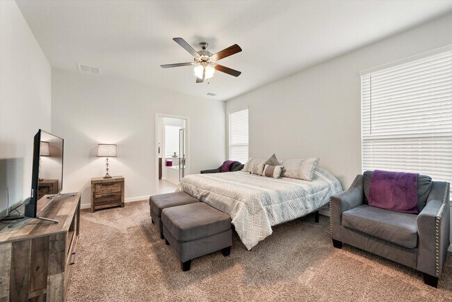 Building Photo - 305 Running Water Trail