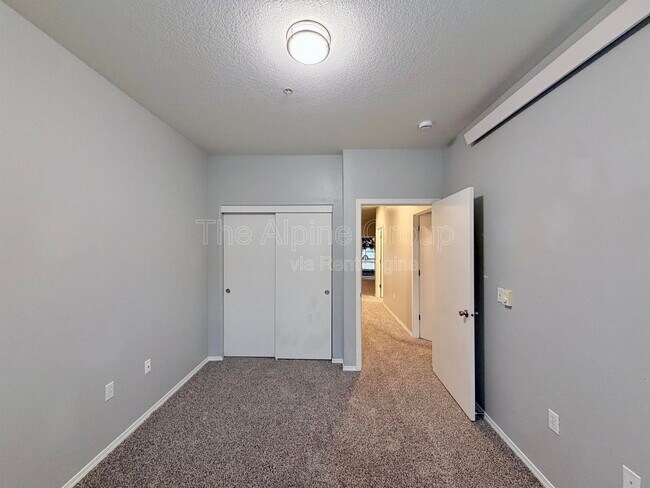 Building Photo - 10020 SW 125th Ave