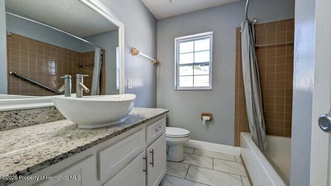 Building Photo - 122 Galiano Ct