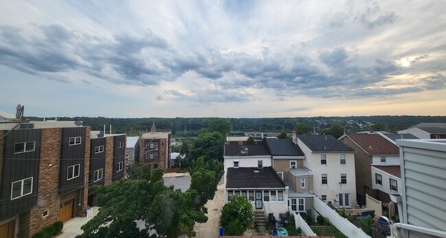 Top view - 4300 Fleming St