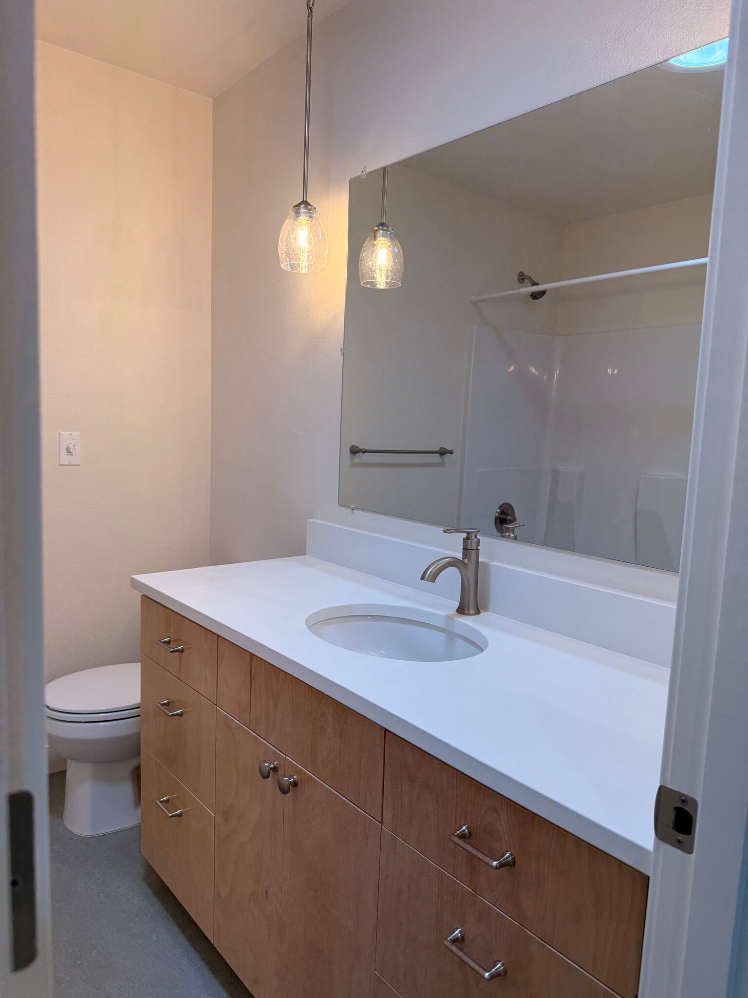 Building Photo - 8707 Southeast 9th Avenue