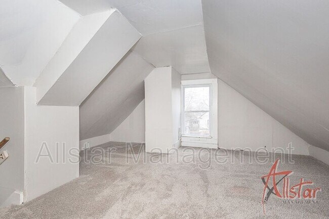 Building Photo - 2045 W 89th St