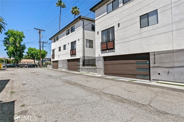 Building Photo - 14438 Tiara St