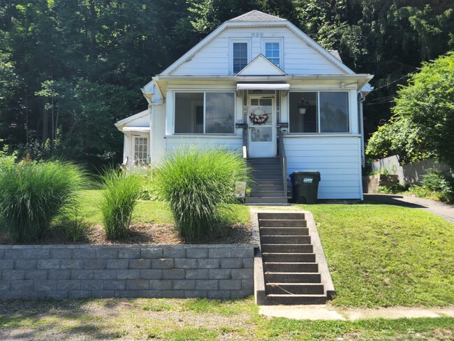 Building Photo - 115 Clay St