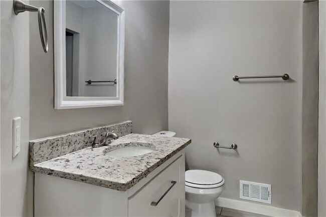 Building Photo - 880 Burning Bush Dr