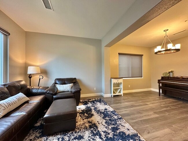 Building Photo - Modern Comfort in Vista: 3BR/2.5BA Rental Home with Central AC, 2-Car Garage, and Luxurious Upgra...