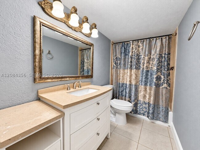 Building Photo - 13707 SW Kendale Lakes Cir