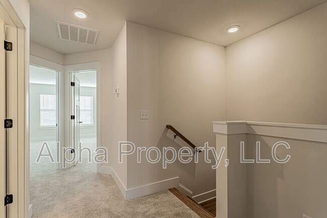 Building Photo - 451 Hazelcote Rd