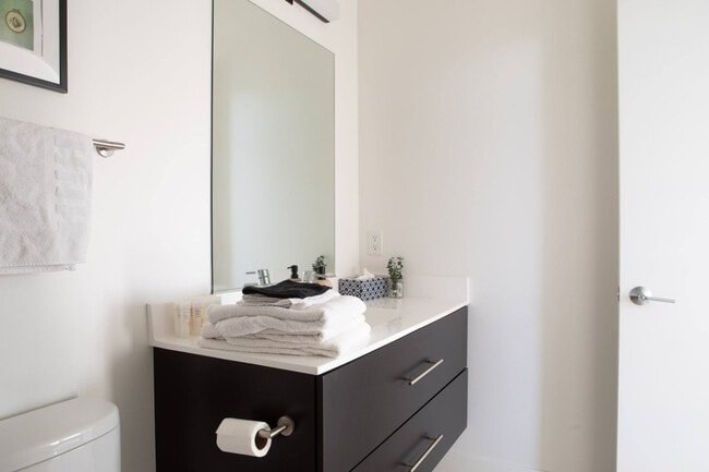 Building Photo - 550 W Juneau Ave