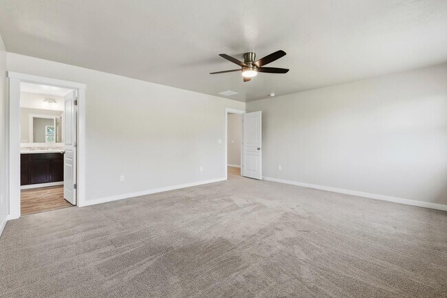 Building Photo - 2662 W Jayton Dr