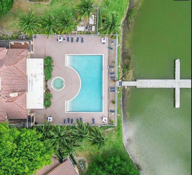 Building Photo - 2642 NW 33rd St