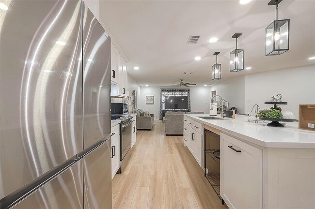 Building Photo - 6818 Garnet Trail Ln