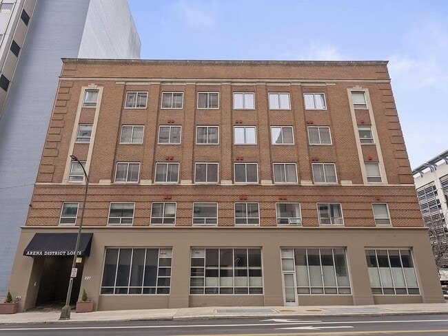 Building Photo - 221 N Front St