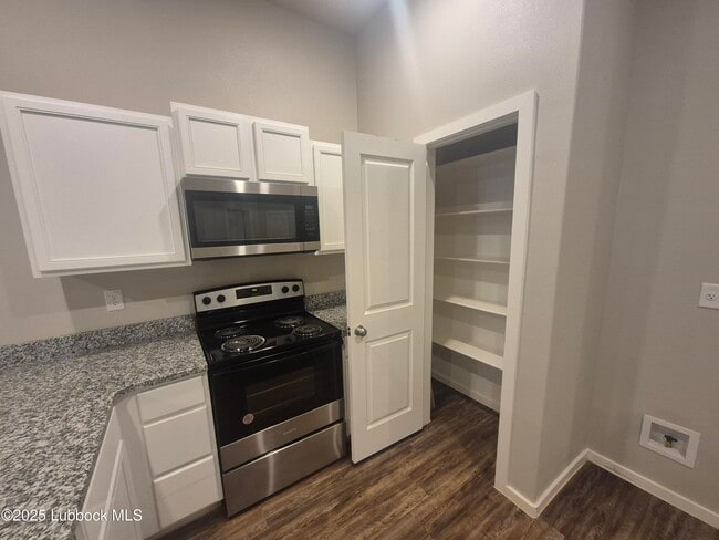 Building Photo - 2109 N Jayton Ave