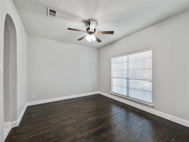 Building Photo - 3508 Hornbeam St