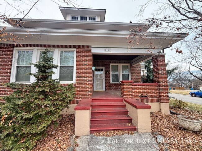 Building Photo - 1901 Avon Rd SW