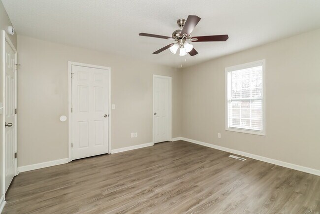 Building Photo - 512 Weston Ct