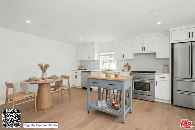 Building Photo - 7832 Croydon Ave