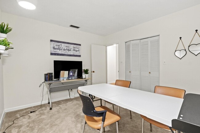 Building Photo - 204 Ruby Hubbard Way