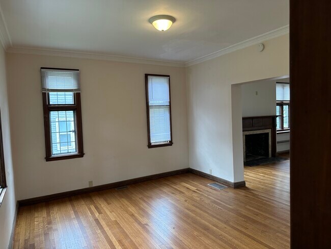 Dining Room - 1003 E Washington St