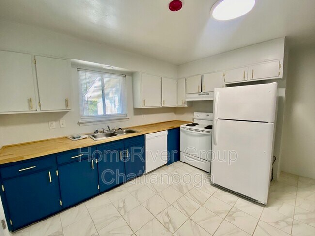 Building Photo - 2027 Lee St