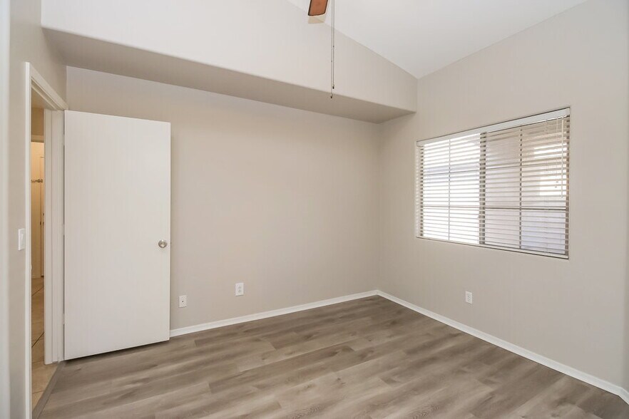 Building Photo - 3879 S Conestoga Rd