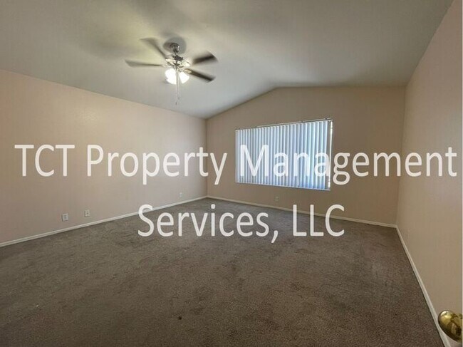 Building Photo - Charming 4 Bedroom in Great Location!