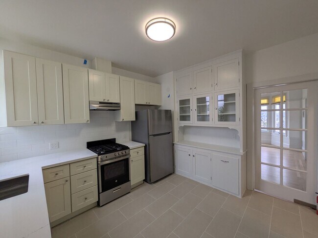 Building Photo - 1119Dol