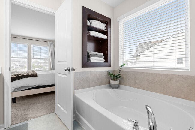 Building Photo - 66 Arlie Ln