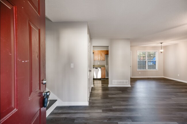 Building Photo - Villa Rica Rental