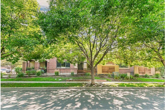 Building Photo - Adorable two bed two bath condo with office! 2 WEEKS FREE WITH LEASE SIGNED BY 6/30/2026