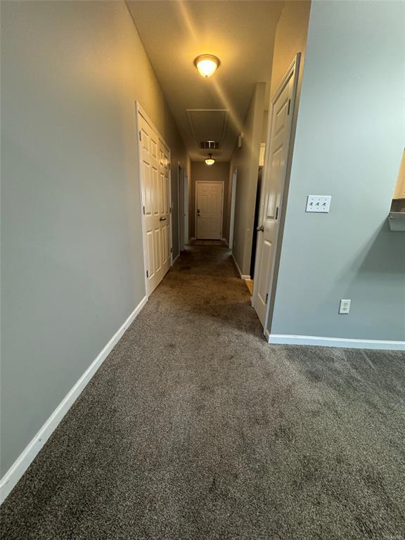 Building Photo - 61 Park Dr S