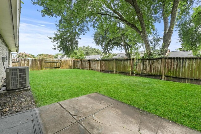 Building Photo - 6931 Tara Dr