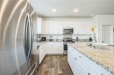 Building Photo - 82771 Longfellow Ct