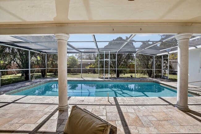 Building Photo - 7000 Plantation Rd