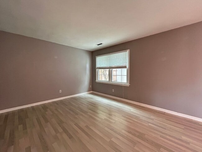 Building Photo - Welcome to this charming 3 bedroom "ASK AB...