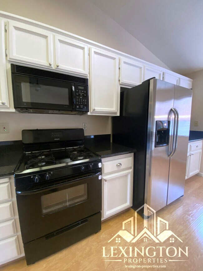 Building Photo - Lovely Updated, 3BD/2BA Home Available in Rocklin, off Stanford Ranch Rd. near Breen Park!