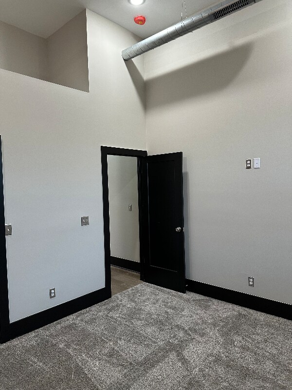 Building Photo - 430-432 Main St