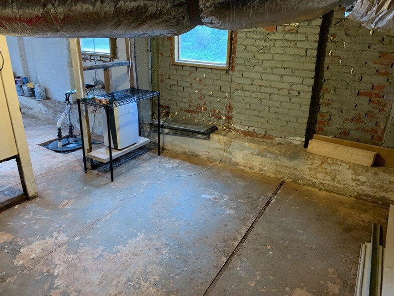 Building Photo - 2225 Milburnie Rd