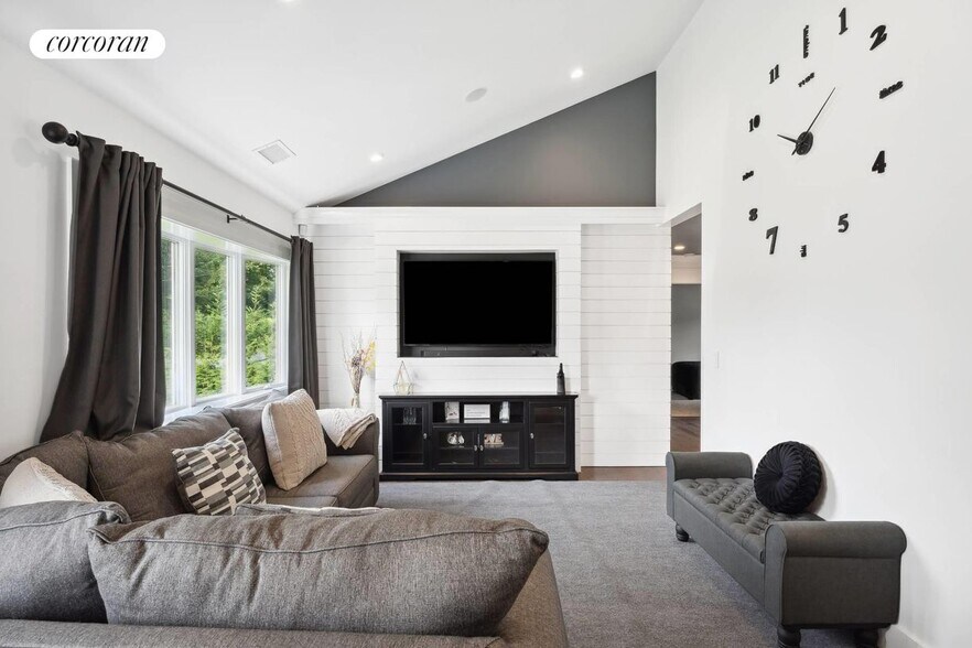 Building Photo - 53 Windward Way