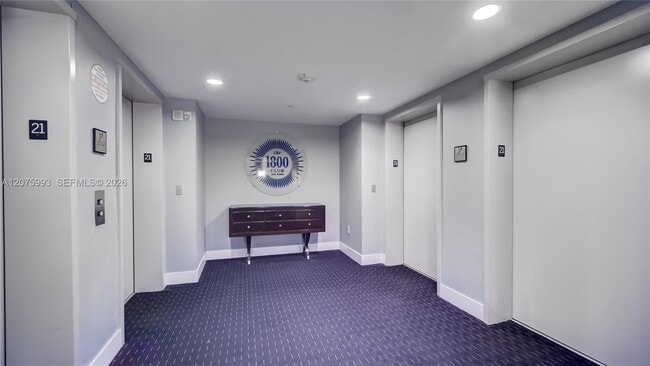 Building Photo - 1800 N Bayshore Dr