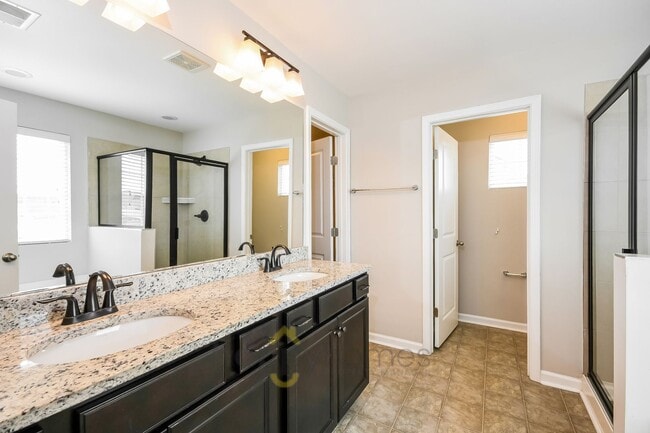 Building Photo - 3 Bedroom 2.5 Bath Home in Cane Bay Plantation of Summerville!