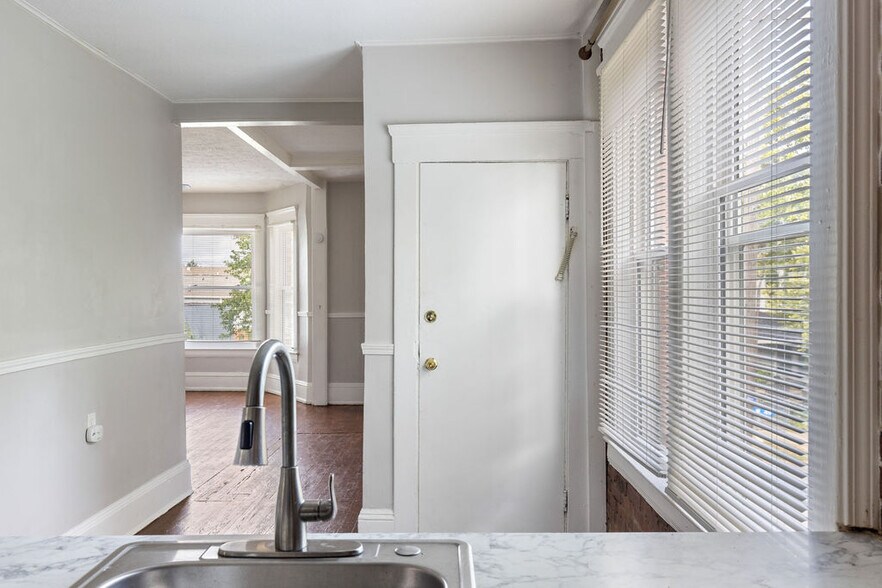 Building Photo - 1889 W 48th St