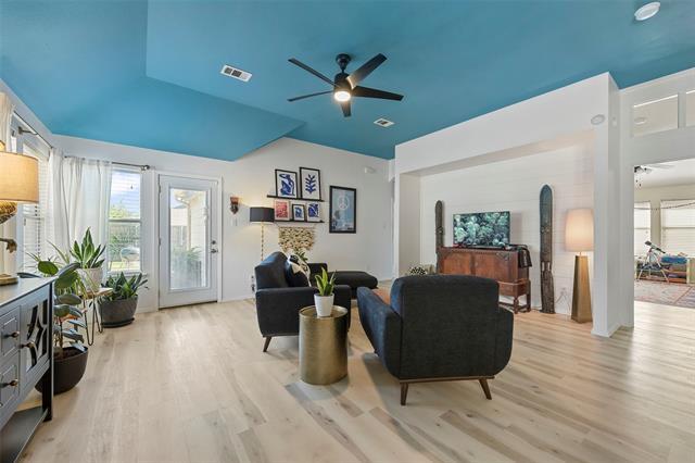 Building Photo - 508 Hackberry Dr