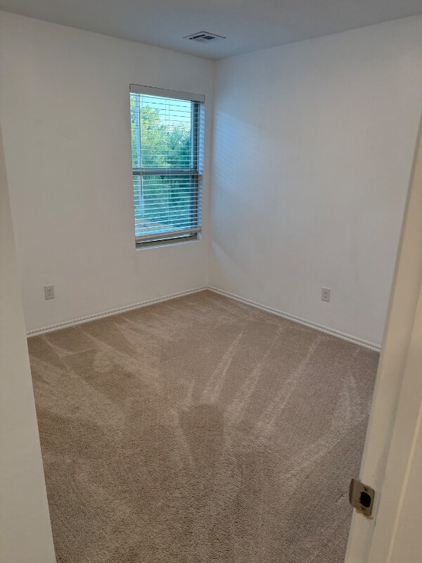 Building Photo - 2208 Wolford Ct