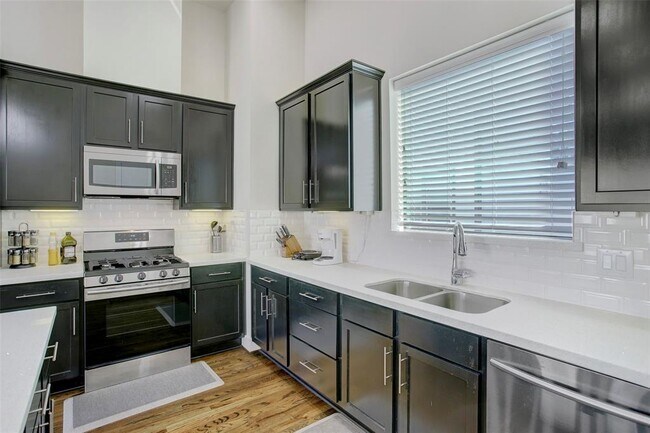 Building Photo - 3409 Kensington Yellow Pl
