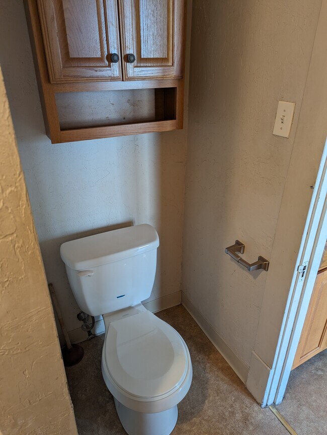 Building Photo - 220-2 Lloyd St