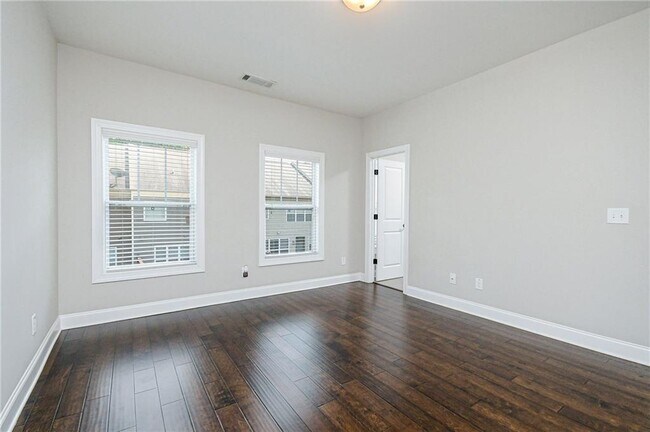 Building Photo - 1299 Linden Ct